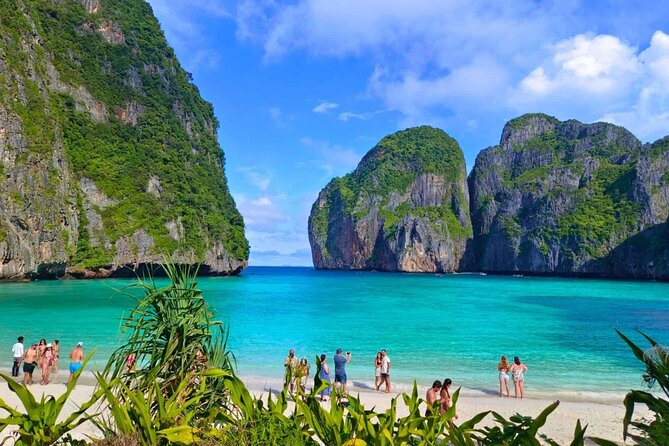 Early bird Phi Phi islands and 4 Islands by Speedboat Tour - Phi Phi Don lunch reset: buffet food and short free time