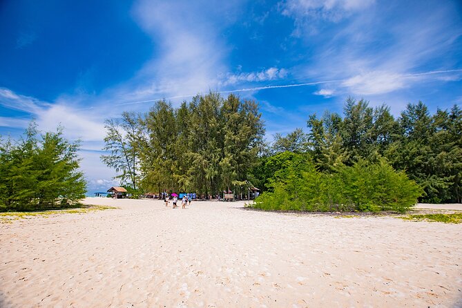 Early Bird Phi Phi Islands Tour From Phi Phi by Speedboat - Nui Beach: the calmer pacing moment