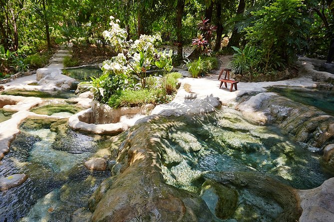 ECO Premium Jungle Hot Springs and Temple Tour - Lunch on the route, how the included meal changes your day