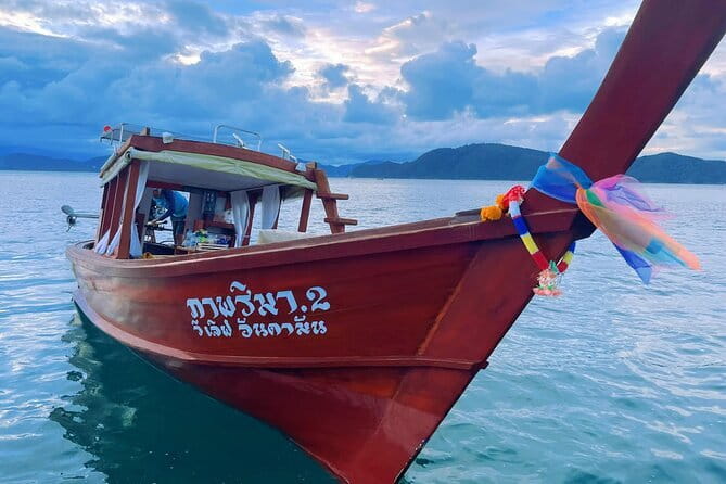 Escape to Phi Phi Islands: Ferry with Lunch - Phi Phi Don and Long Beach: the swim and sun block