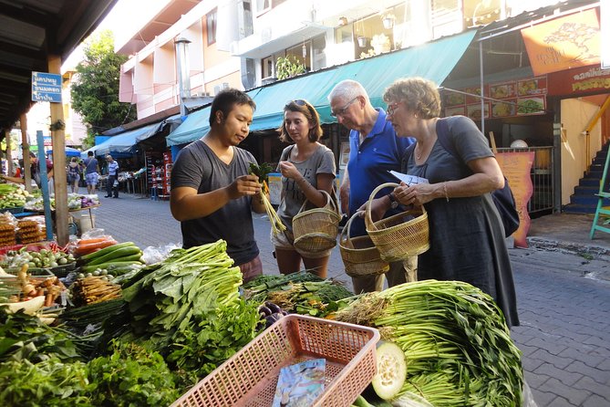 Evening Thai cooking class - Kad Kom Market makes the cooking make sense