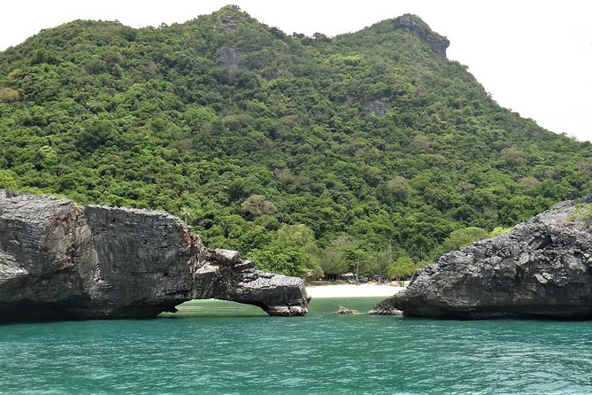 Explore Angthong National Marine Park by Big Boat from Koh Samui - Lunch on board at 12:30, why it matters for kayaking later