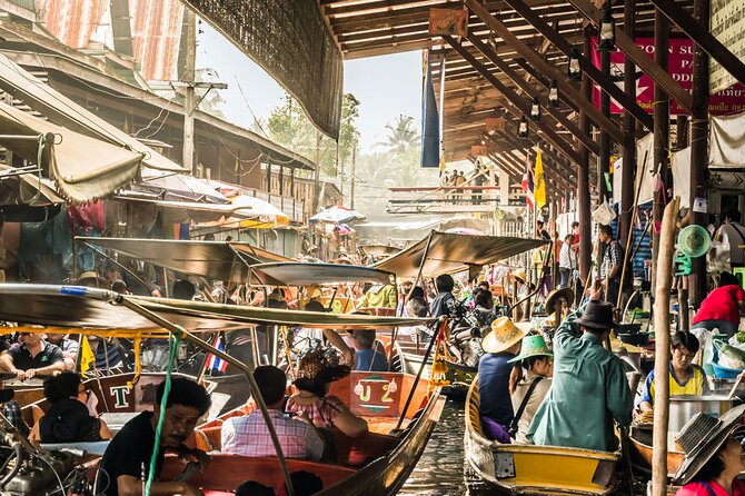 Famous Markets Tour: Maeklong Railway & Damnoen Saduak Floating - What you get to buy and eat (without guessing)