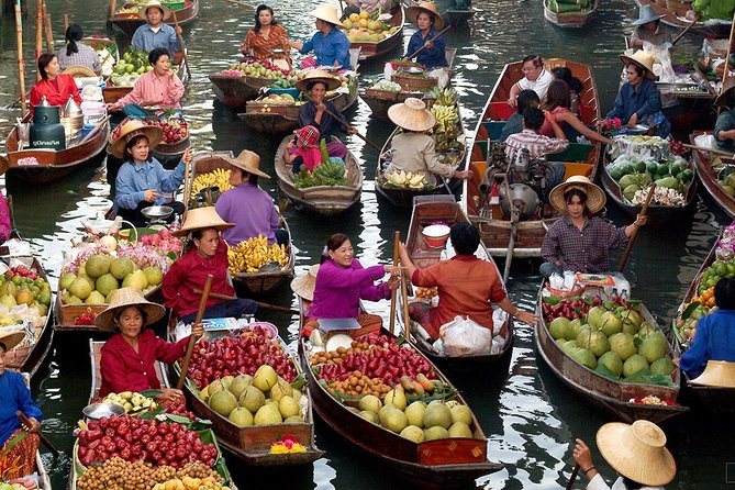 Famous Markets Tour: Maeklong Railway & Damnoen Saduak Floating - Join tour vs private upgrade: when transfers and languages matter