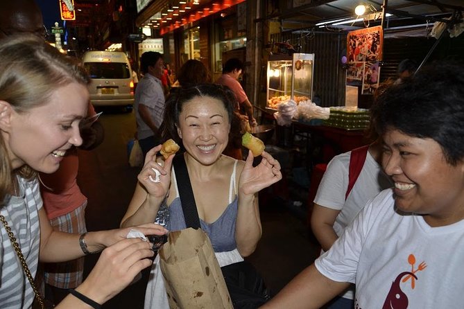 Flavors of Bangkok: Small-Group Chinatown Evening Food Tour - Getting oriented at Wat Mangkon, then stepping into Chinatown’s night maze
