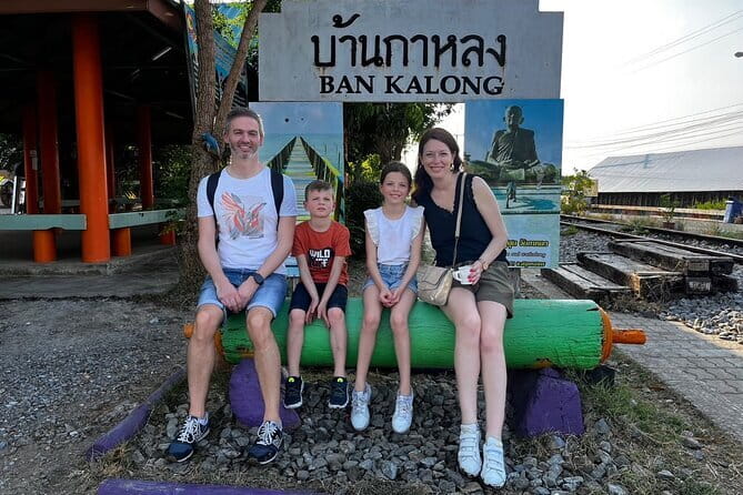 Floating and Railway Markets with Kwan Damnoen Restuarant - Who should book this tour, and who might rethink it