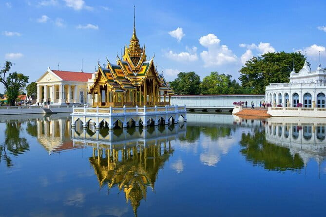 Floating Market & Railway Market Private Tour - Damnoen Saduak Floating Market by motorboat: photos, pace, and canal reality
