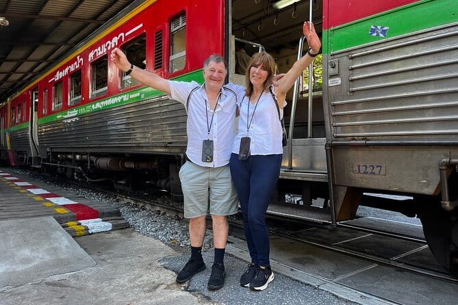 Floating Market & Railway Market Private Tour - Guide and driver quality: the difference between a good and easy day