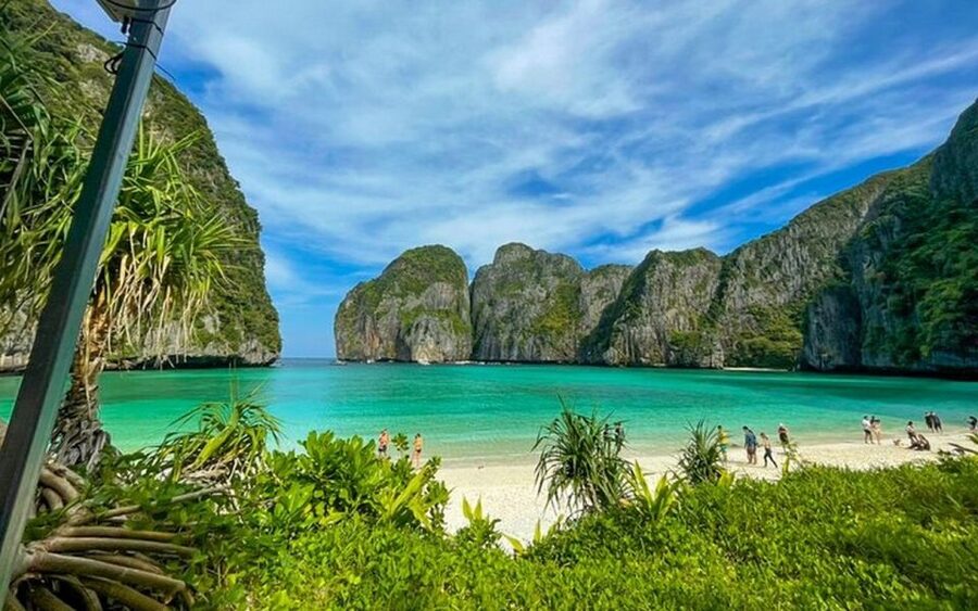 From Ao Nang: Phi Phi Islands Day Tour by Boat with Lunch - Ko Phi Phi Don: lunch, shopping, and a real change of pace