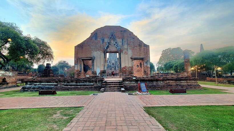 From Bangkok: Ayutthaya Afternoon Tour with Boat & Tuk-Tuk - Ayutthaya at dusk: the real reason this tour works