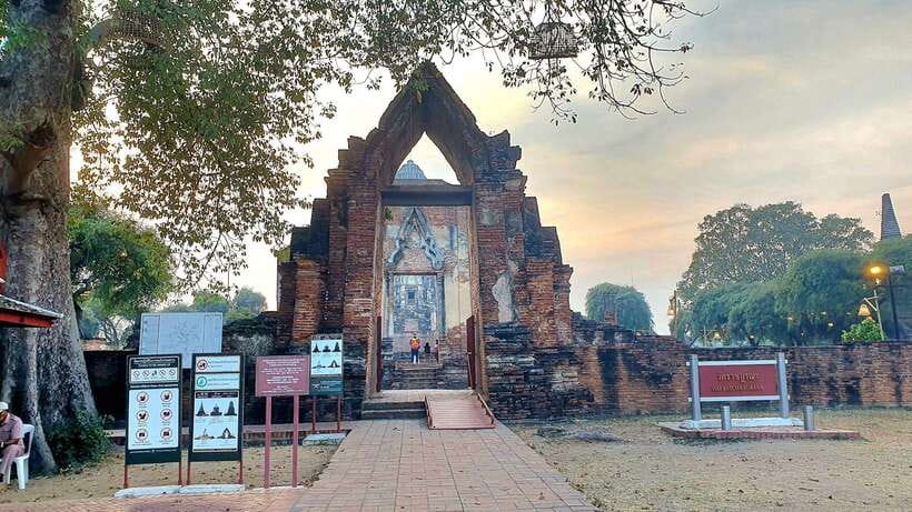 From Bangkok: Ayutthaya Afternoon Tour with Boat & Tuk-Tuk - Chao Phraya sunset cruise: the photos and the mood