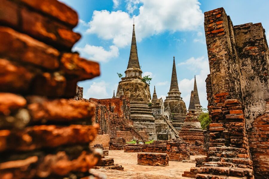 From Bangkok: Ayutthaya Temples Guided Tour with Lunch - Wat Mahathat: The Bodhi Tree and the Buddha Head