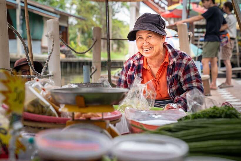 From Bangkok: Railway & Damnoen Saduak Floating Market Tour - Food, Shopping, and Photo Tips That Actually Help