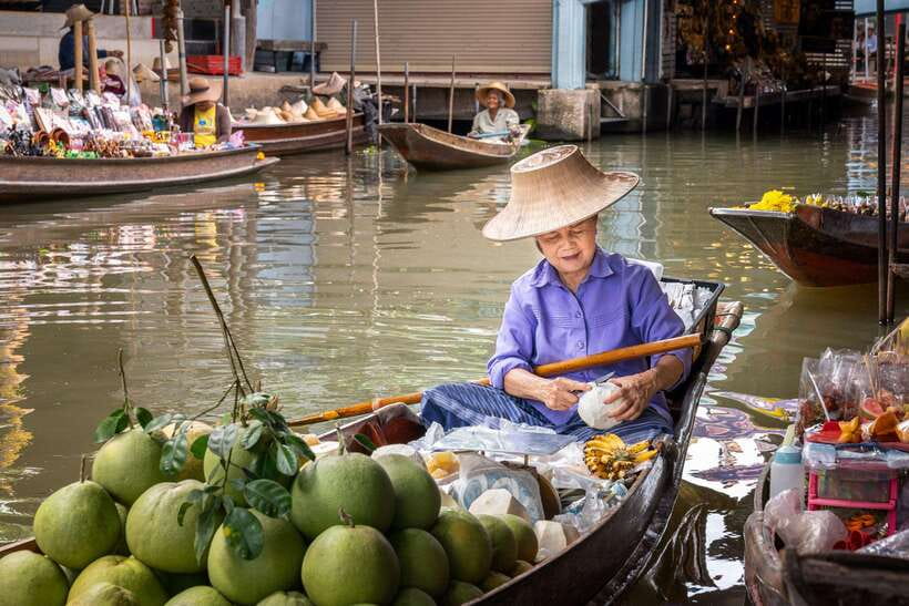 From Bangkok: Railway & Damnoen Saduak Floating Market Tour - Timing, Crowds, and the One-Day Reality Check