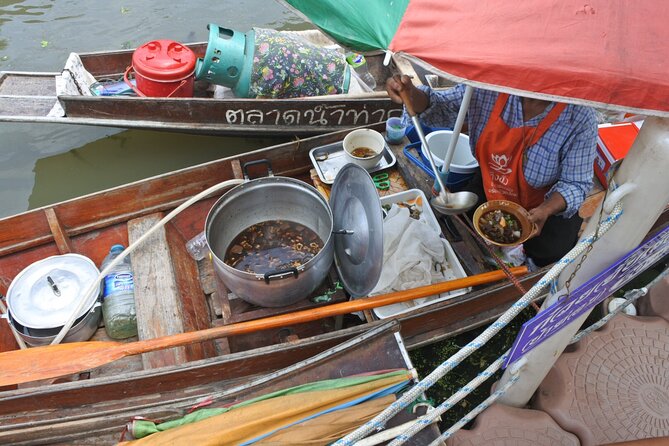 From Bangkok : Thaka Floating Market - Who this Bangkok-to-floating-market trip suits best