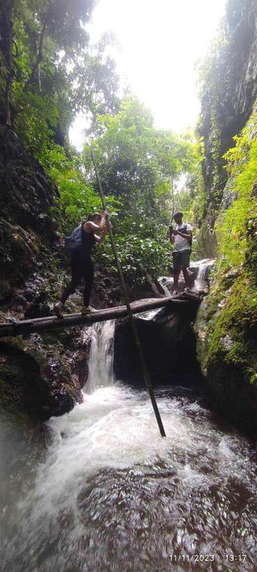 From Chiang Mai: Doi Saket Hiking Tour with Lunch - River Crossings, Bamboo Groves, and the Wooden Bridge Moment