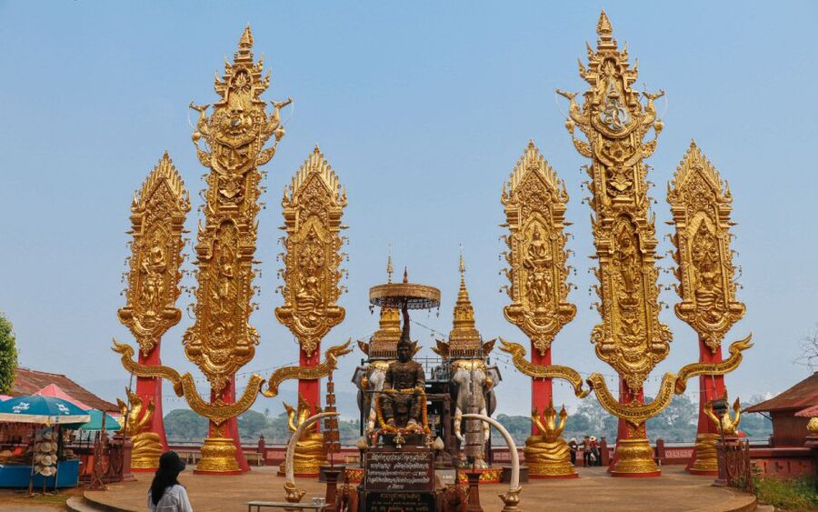 From Chiang Rai: Famous Temples and Golden Triangle Day Tour - Long Neck Village: worth it for you, or a stop you may skip