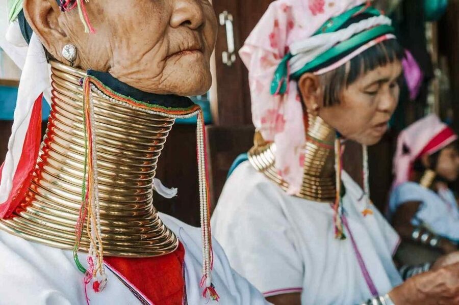 From Chiang Rai: Famous Temples and Golden Triangle Day Tour - Wat Huay Pla Kang: the Goddess of Mercy viewpoint stop