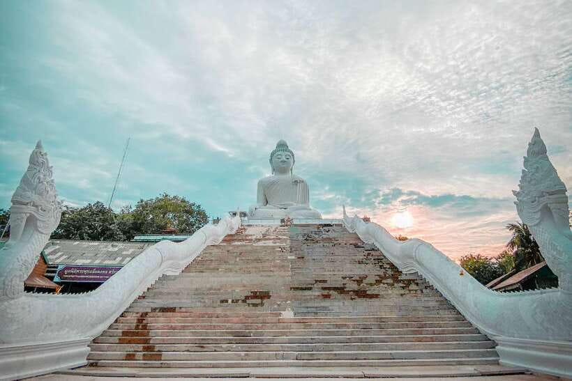 From Khao Lak: Phuket Naka Weekend Market - Timing, Road Traffic, and Why This Tour Starts Late Afternoon