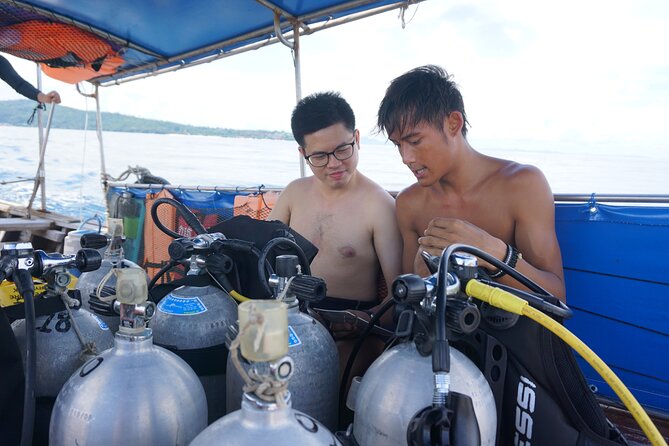 From Phi Phi: Half Day Discover Scuba (2 Dives) - PADI Discover Scuba on Ko Phi Phi Don: what the small group really buys you