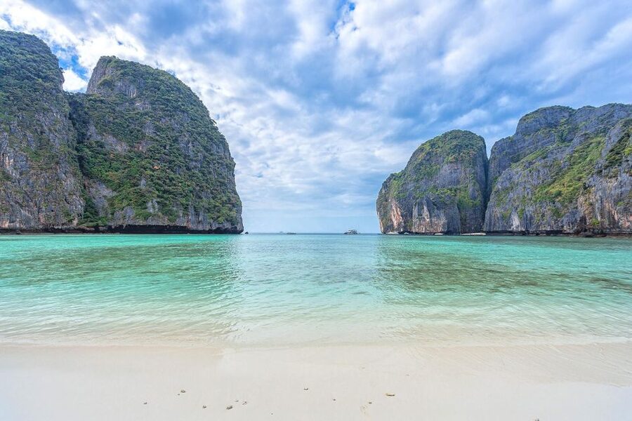 From Phi Phi: Sunrise Maya Bay, Pileh Lagoon Speedboat Tour - Key things that make this tour worth your time