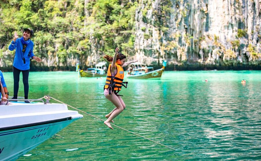From Phuket: Phi Phi, Maya Bay, & Khai Islands Premium Trip - Ko Phi Phi Don Break: Lunch, Shopping, and Stretching Your Legs