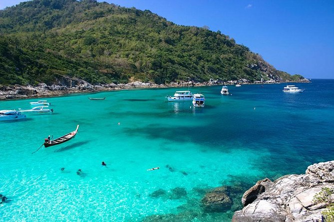 Full-Day Beginner Scuba Course with Private Tuition, Racha Yai - Boat day reality: food, comfort, and the sea-sickness factor