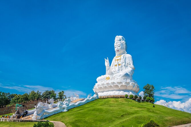 Full Day Chiang Rai 3 Temples White, Blue,Big Bhudha Temples - Buffet lunch timing: good value when the day runs long