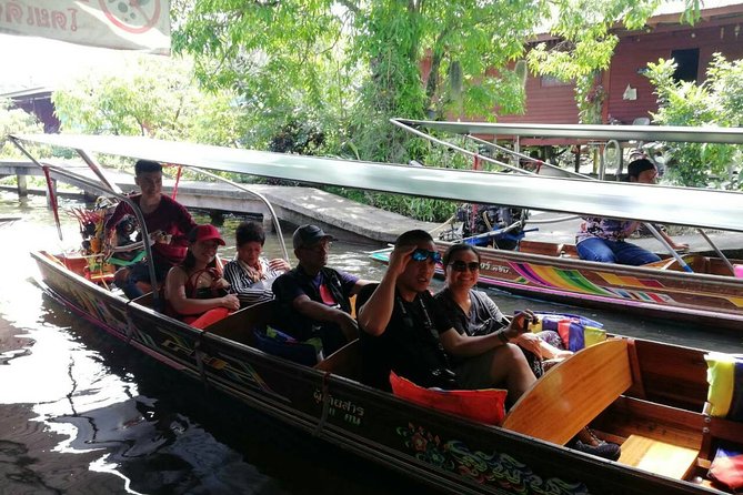 Full-Day Floating Market and Maeklong Railway Market Private Tour from Bangkok - Maeklong Railway Market (Hoop Rom Market): The Train Moment You Cannot Plan Perfectly