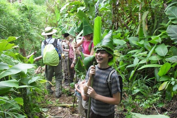Full Day Group Tour in Chiang Rai - Golden Triangle, river meeting views and the border story