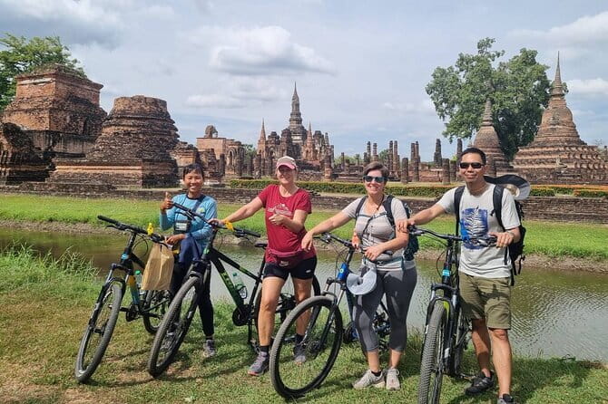 Full-Day Historical Park and Countryside Tour in Sukhothai - Wat Sri Chum: The Giant Buddha and the Meaning of Posture