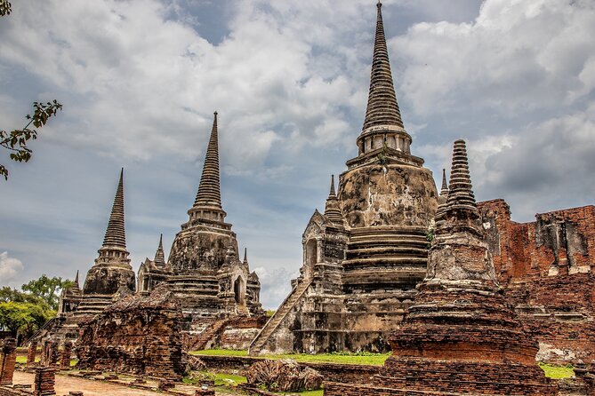 Full-Day Private Ayutthaya and Bang Pa-In Summer Palace from Bangkok - Wat Yai Chai Mongkol: iconic Buddhist architecture and the early kingdom