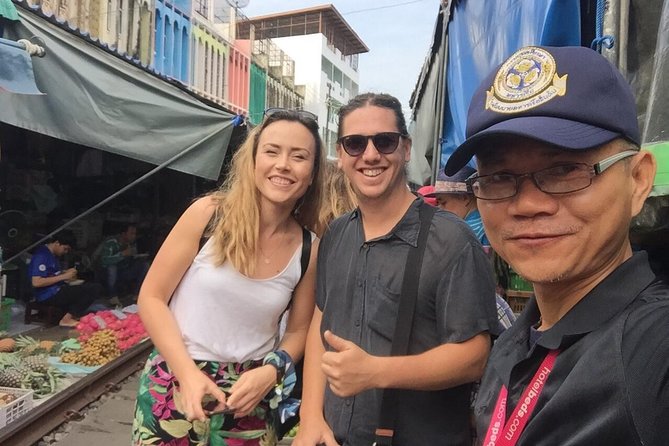 Fullday Private Tour Guide Service with Thai LUNCH in & around Bangkok(8 Hours) - Temple circuit: Wat Traimit, the Grand Palace, and Wat Saket