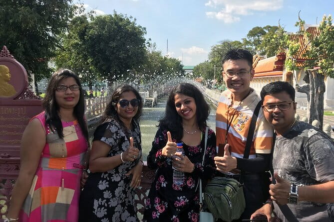 Grand Palace & Emerald Buddha Private Tour [Optional Luxury] - Pak Khlong Talat flower market: more than just colorful photos