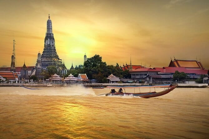 Grand Palace & Emerald Buddha Private Tour [Optional Luxury] - The lotus petal folding activity at ปากคลองตลาด