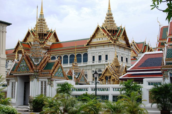 Grand Palace Glory and Emerald Buddha : Half-Day Tour in Bangkok - Timing, crowds, and the heat math for January and beyond