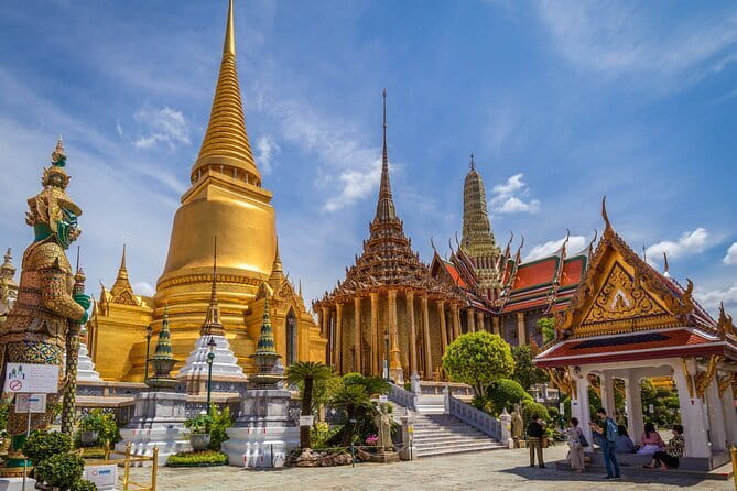 Grand Palace & Wat Phra Kaew Walking Tour with Professional Guide - Grand Palace: what you are really paying for