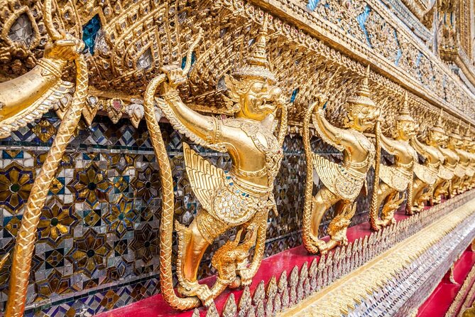 Grand Palace, Wat Phra Kaew, Wat Pho and Wat Arun Walking Tour From Bangkok - Stop 2: Wat Phra Kaew and the Emerald Buddha