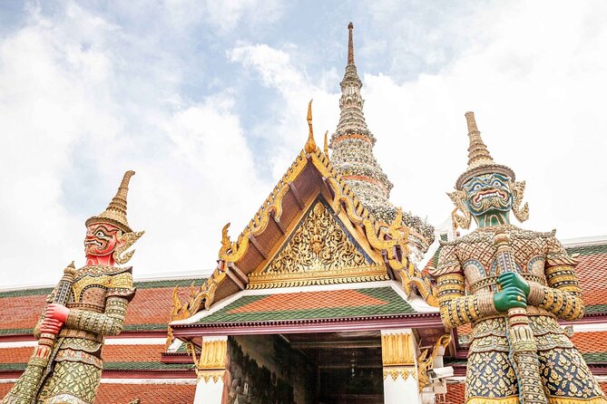 Grand Palace, Wat Phra Kaew, Wat Pho and Wat Arun Walking Tour From Bangkok - Stop 3: Wat Pho, Reclining Buddha and Thai massage origins