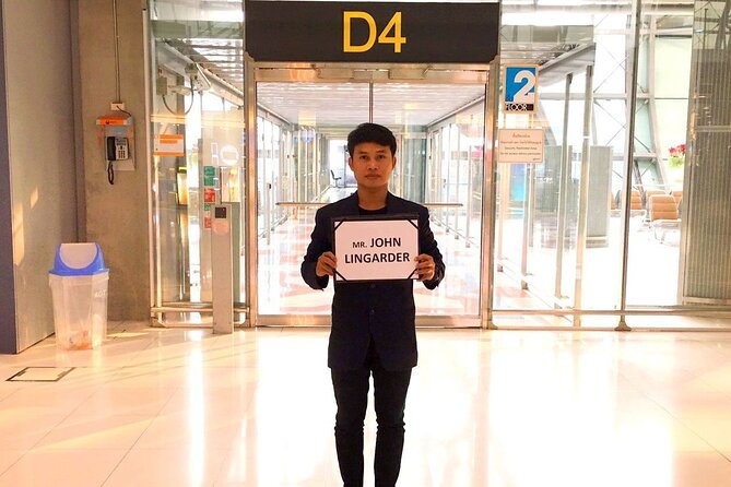 Guided Arrival Fast-Track Service: Bangkok Suvarnabhumi Airport - Exiting Curbside: Taxi, Private Car, and Your Next Step