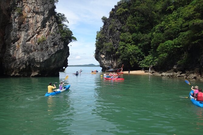 Half day 3 island, Kayaking (Talabeng Sea Cave) - Getting picked up at your hotel, then straight to Thung Yee Peng Pier