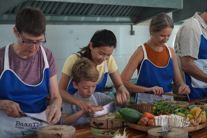 Half Day Guided Thai Cooking Class in Chiang Mai - Getting to Baan Thai Cookery School without stress