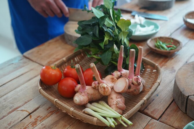 Half Day Guided Thai Cooking Class in Chiang Mai - Organic and local ingredients, and how that shows up on your plate