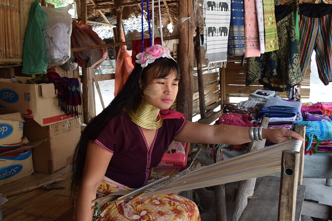 Half day Long Neck hill tribe and Hmong hill tribe village - Karen Long Neck Village: Culture Under Pressure and the Market Factor