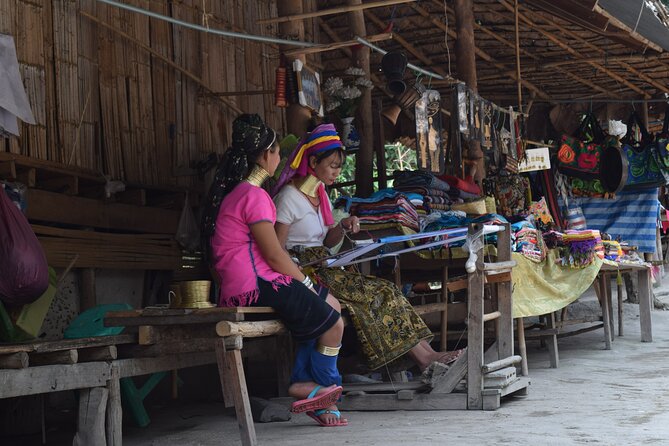 Half day Long Neck hill tribe and Hmong hill tribe village - Your Guide and Driver Setup: What Makes It Feel Smooth