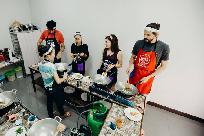 Half Day Morning Cooking Class with Market Tour in Chiang Mai - What you cook and what you eat