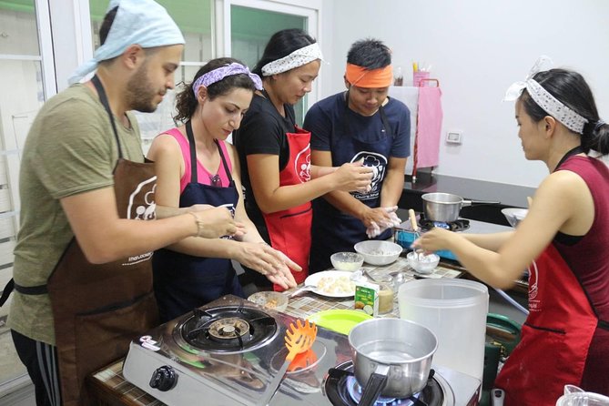 Half Day Morning Cooking Class with Market Tour in Chiang Mai - Kad Kom Market: your ingredient lesson in real life