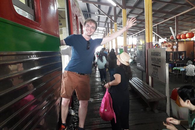 Half-Day Railway Market and Floating Market Tour in Thailand - Maeklong Railway Market: The Train-Through-Stalls Moment
