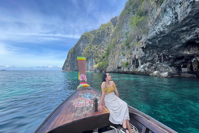 Highlights of Phi Phi Islands - Pileh Lagoon (Phi Phi Leh): the rocks around you and the water you want
