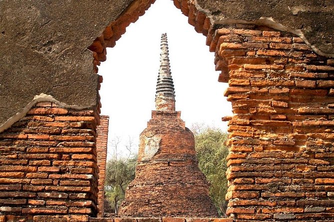 Historical City of Ayutthaya - Unesco Full Day Tour From Bangkok - Wat Chaiwatthanaram: 1630, King Prasat Thong, and a family message in stone